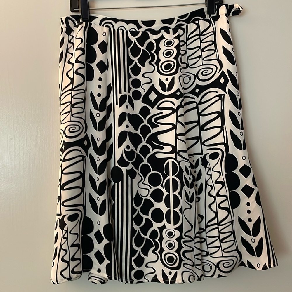 3 for $25!‎ Valerie Stevens silk black and white skirt, size 12P